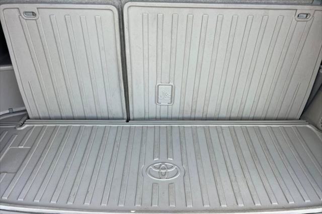 Certified 2019 Toyota Highlander Plus FWD image 17