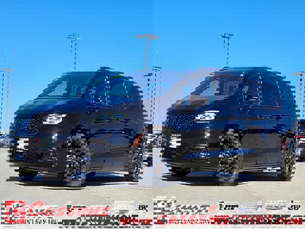 Used 2024 Chrysler Pacifica Touring-L w/ S Appearance Package