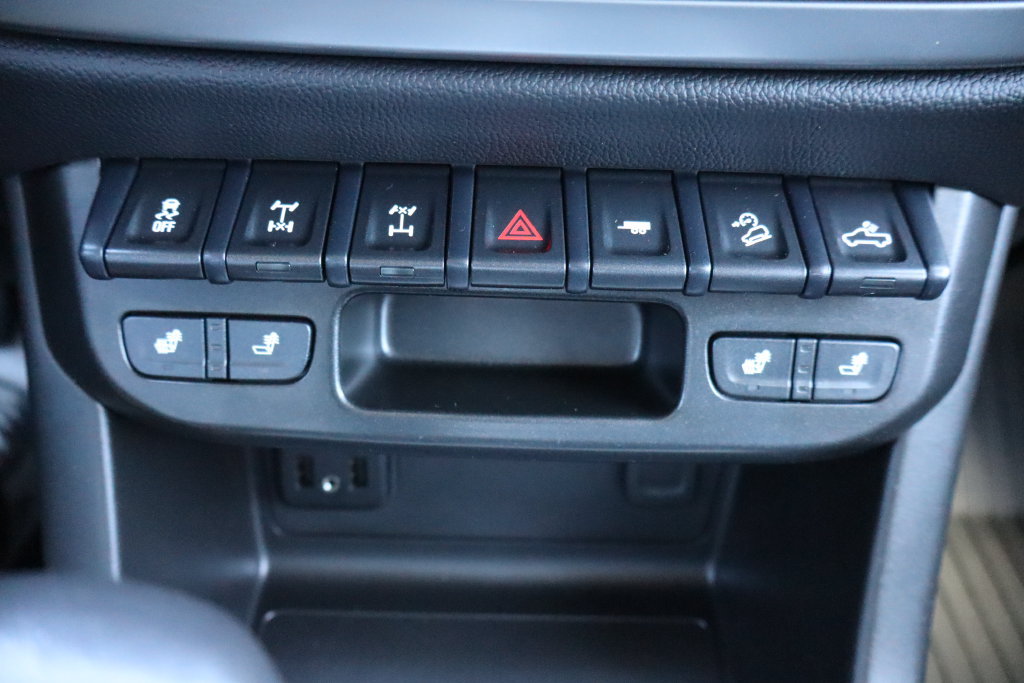 Used 2022 Chevrolet Colorado ZR2 AWD/4WD image 12