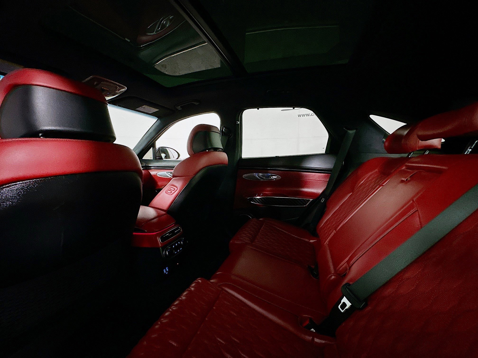 Used 2023 Genesis GV70 3.5T Sport w/ Sport Prestige Package image 25