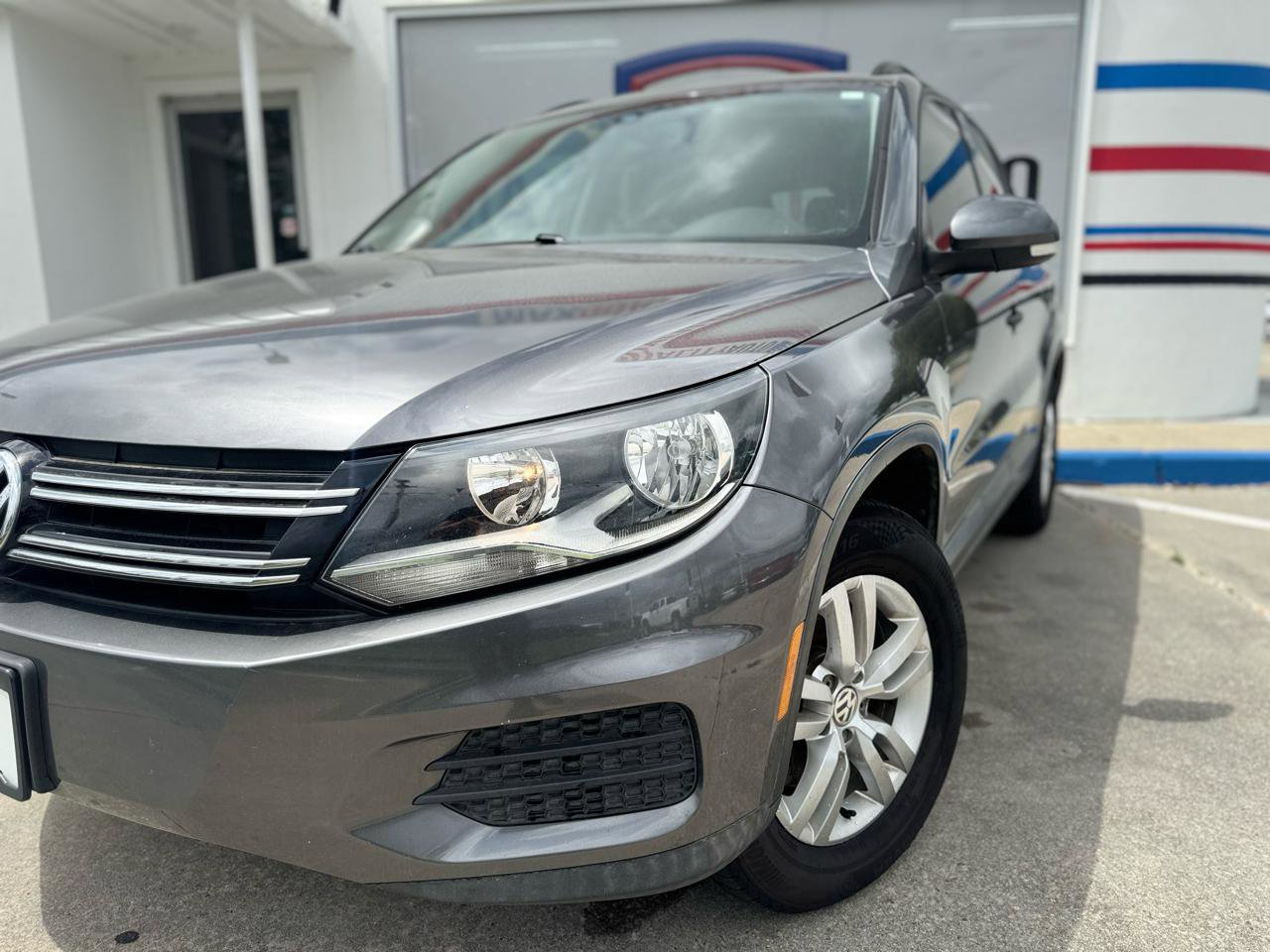 Used 2016 Volkswagen Tiguan S image 4