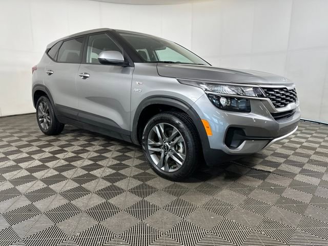 Used 2023 Kia Seltos LX video 2