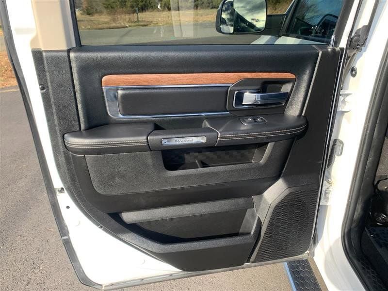 Used 2018 RAM 1500 Laramie image 40