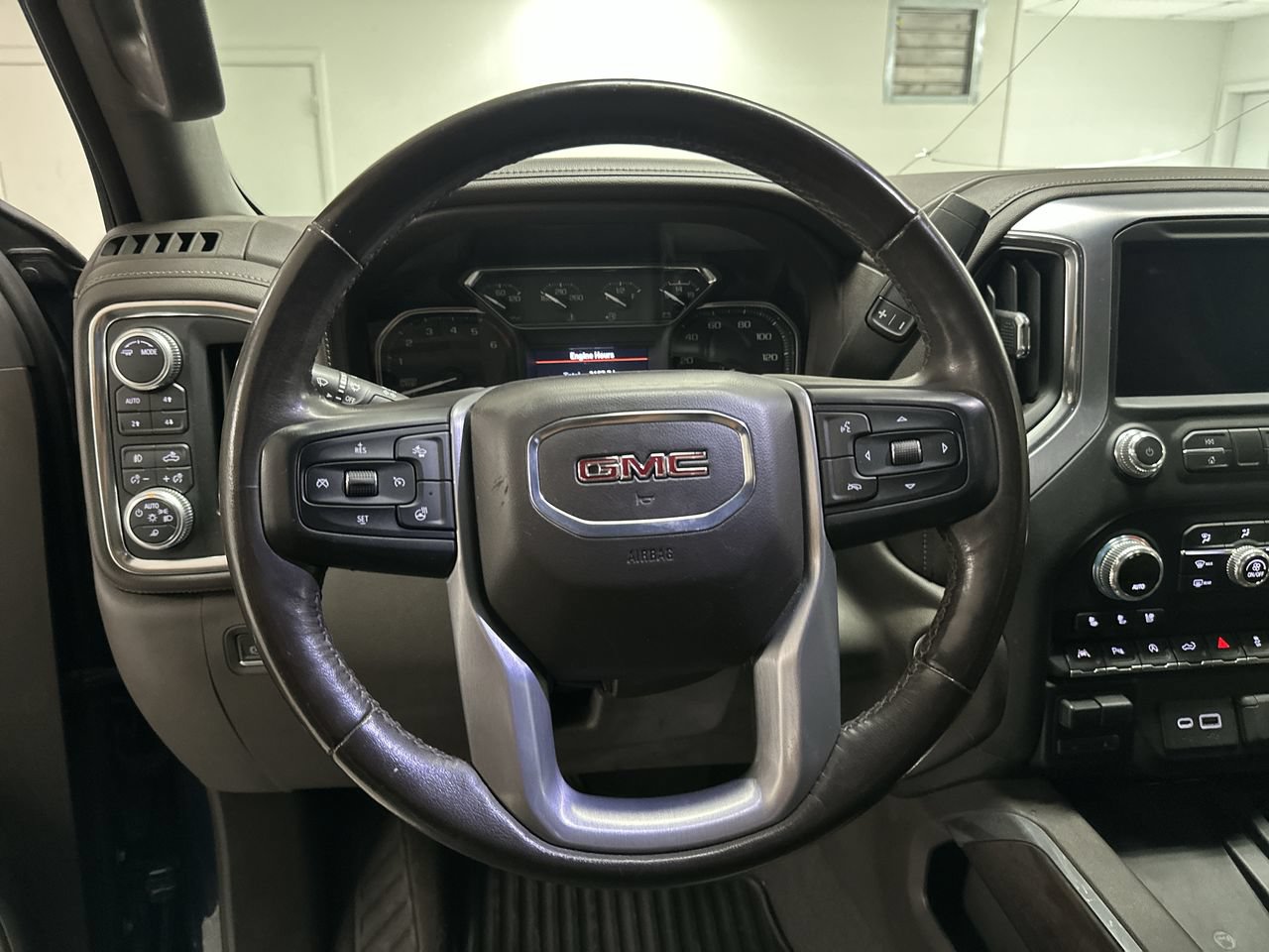 Used 2020 GMC Sierra 1500 SLT w/ SLT Premium Plus Package AWD/4WD image 15