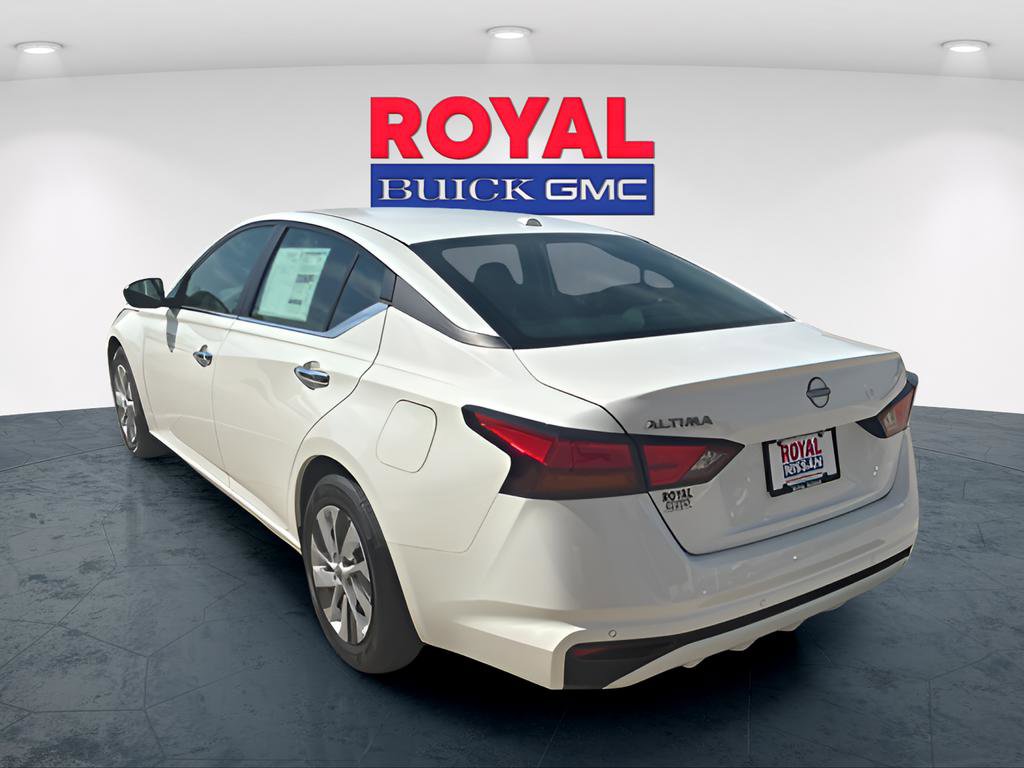 Used 2025 Nissan Altima 2.5 S image 5