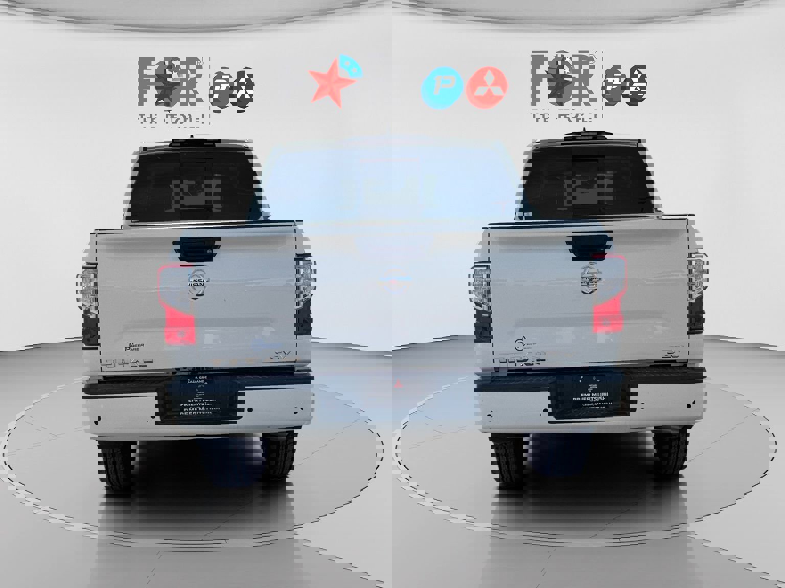 Used 2022 Nissan Titan SV w/ SV Convenience Package image 4