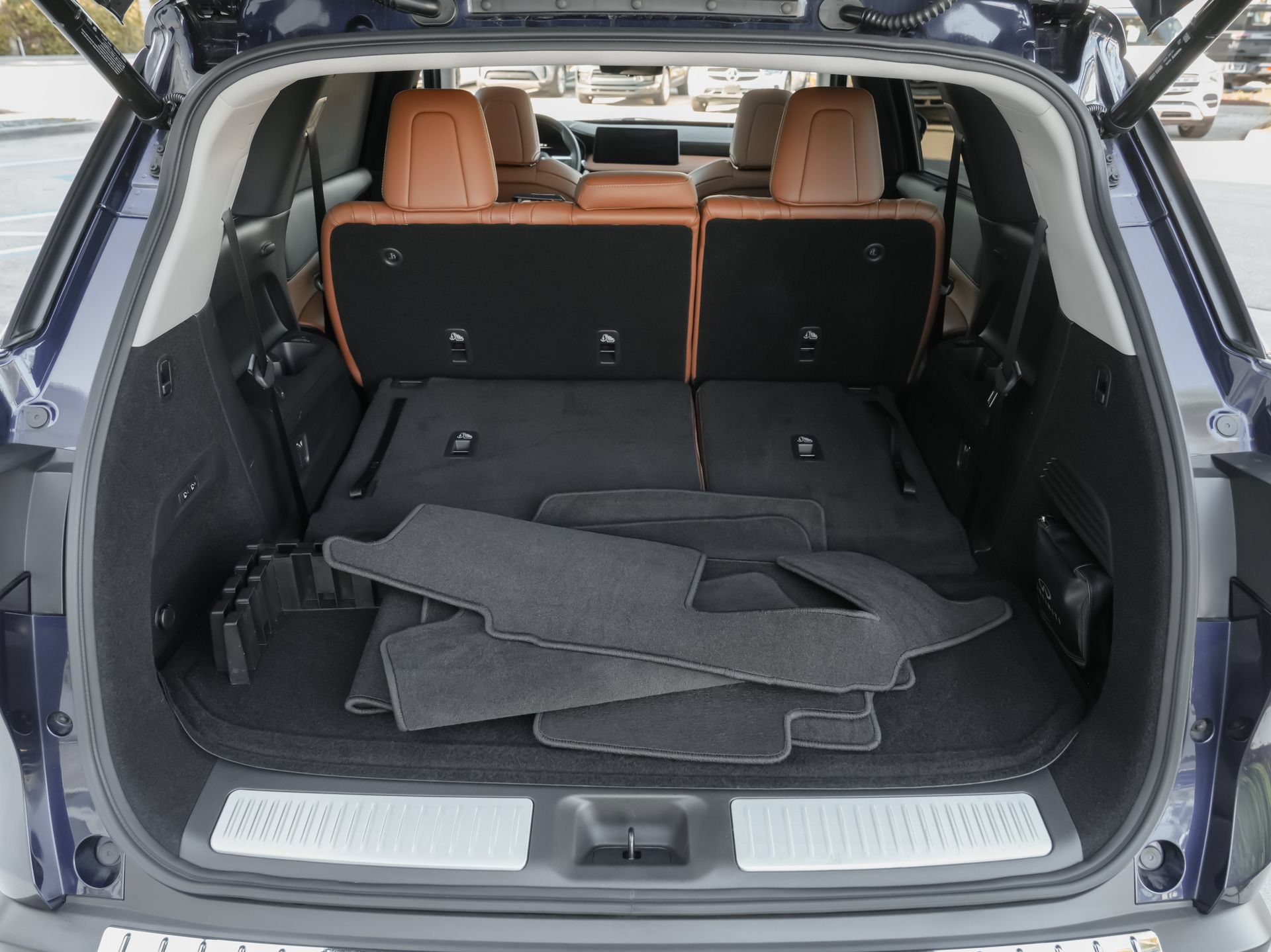 Used 2023 INFINITI QX60 Sensory w/ Vision Package AWD/4WD image 41