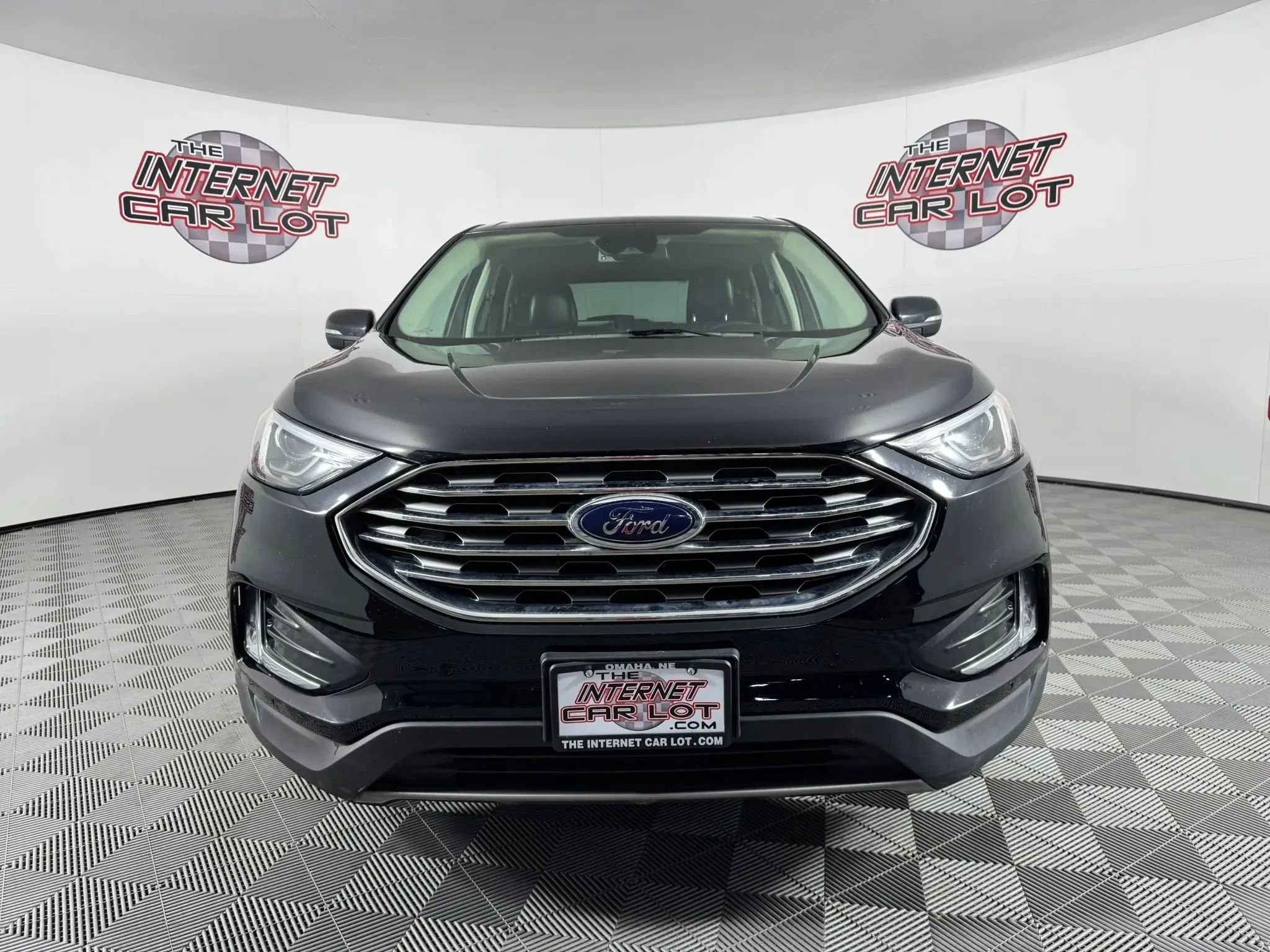 Used 2023 Ford Edge Titanium AWD/4WD image 2