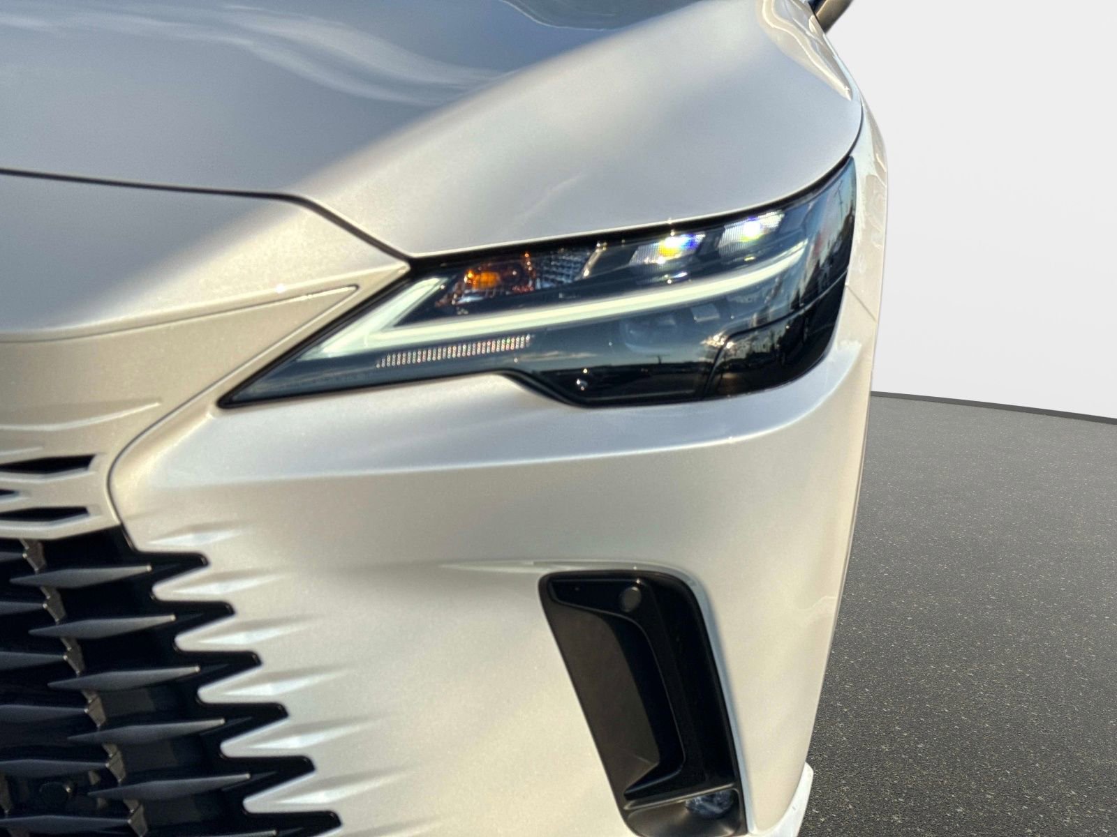 Used 2024 Lexus RX 350 FWD w/ Technology Package image 9