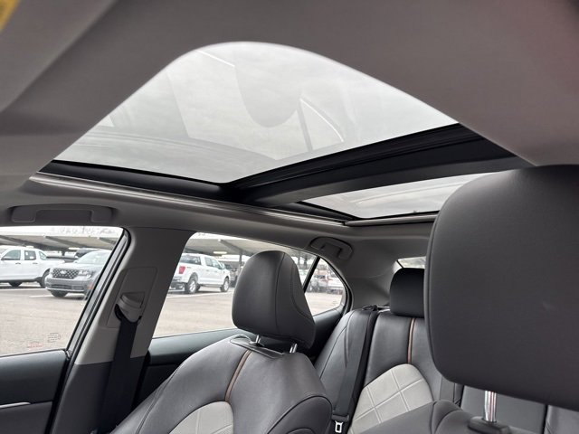 Used 2018 Toyota Camry XLE image 20