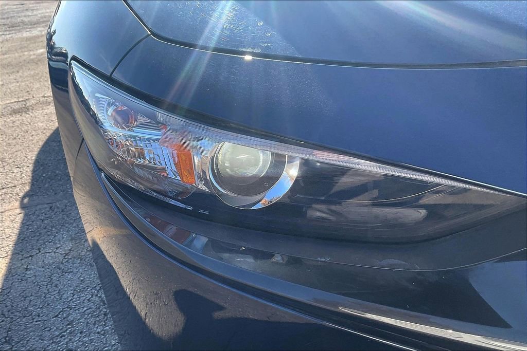 Used 2023 MAZDA MAZDA3 s image 31