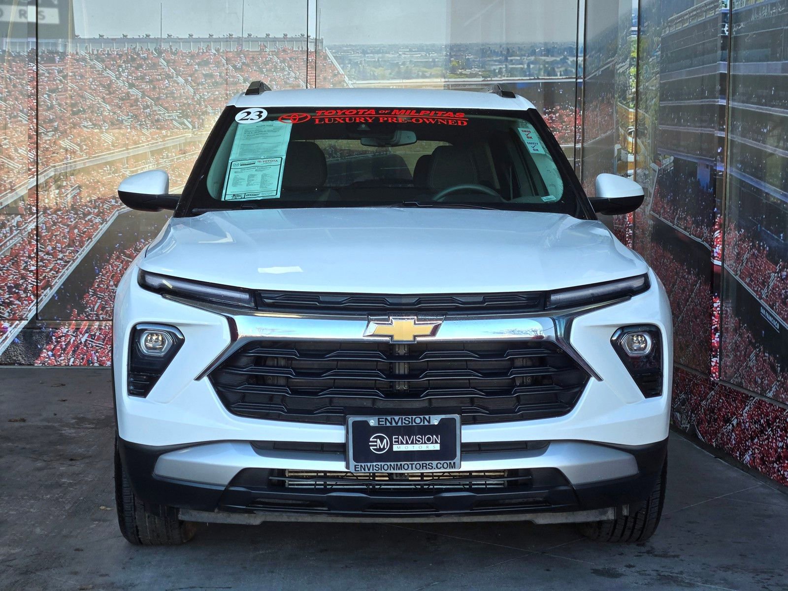 Used 2025 Chevrolet TrailBlazer LT image 3