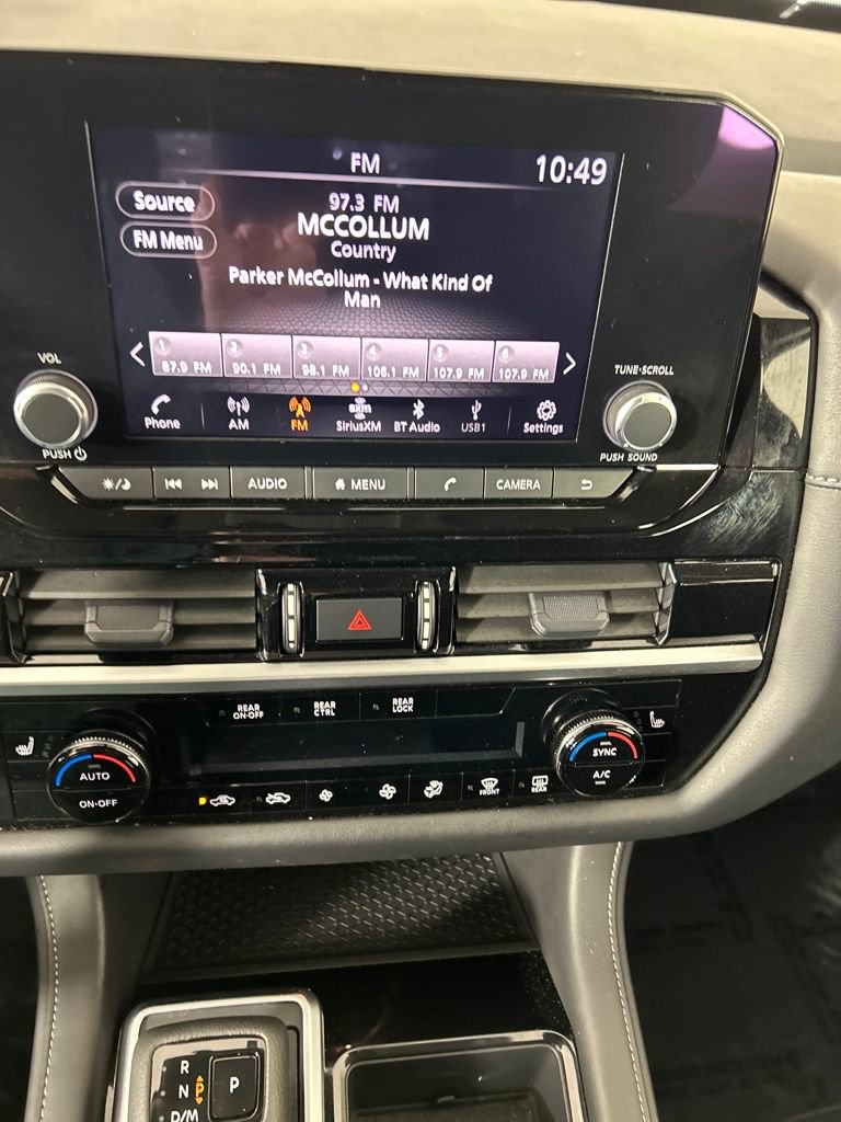 Used 2025 Nissan Pathfinder SV image 15