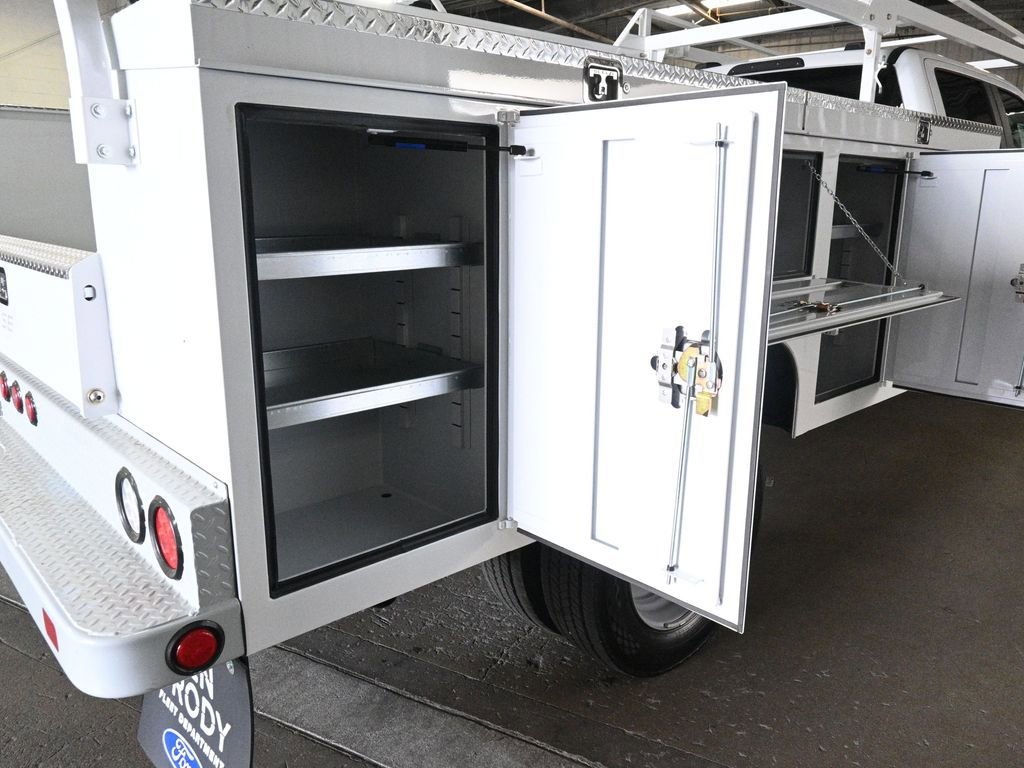 New 2026 Ford F550 2WD Crew Cab Super Duty image 34