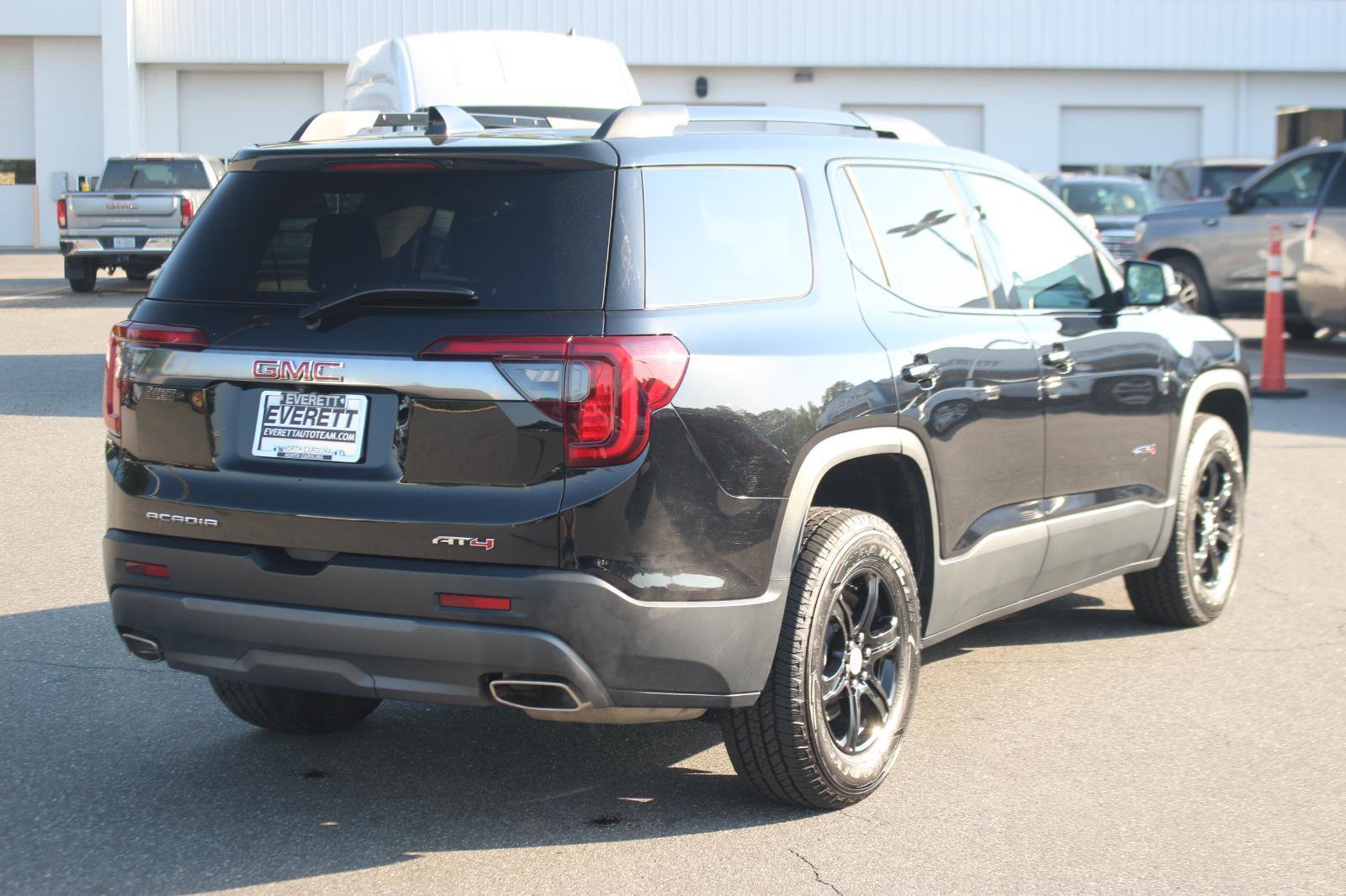 Used 2023 GMC Acadia AT4 AWD/4WD image 7