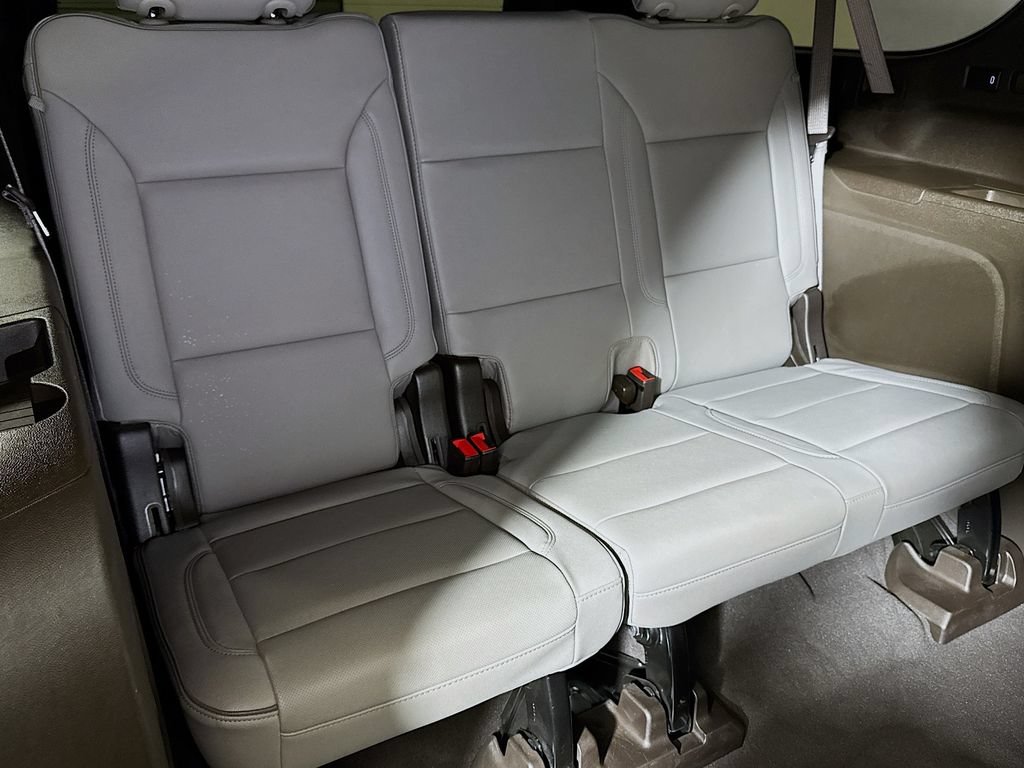 Used 2024 GMC Yukon XL SLT w/ SLT Luxury Package AWD/4WD image 28