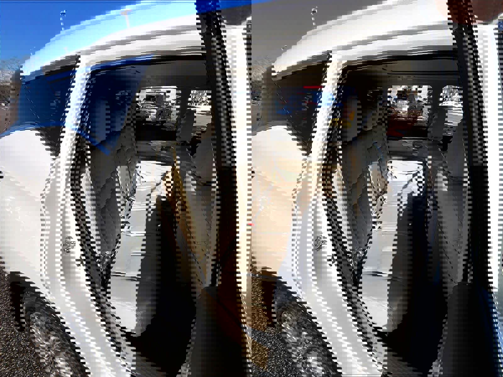 Used 2018 Nissan Murano SL w/ Moonroof Package image 16