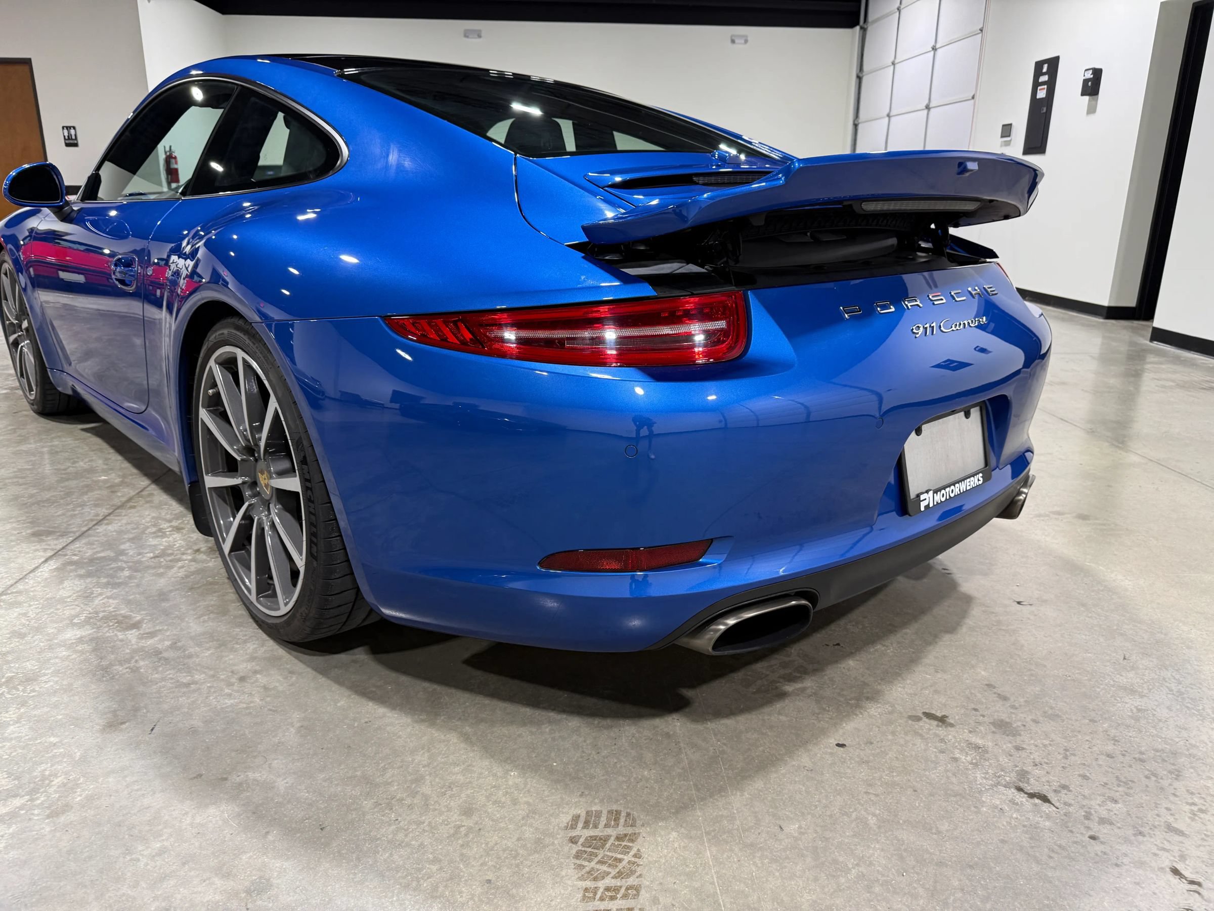 Used 2015 Porsche 911 Carrera image 64