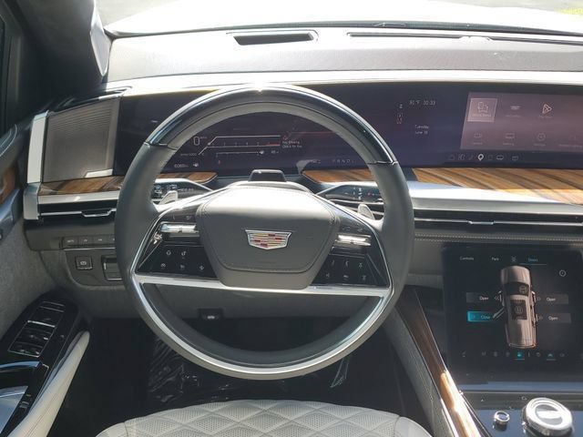 Certified 2026 Cadillac Escalade Platinum Sport w/ LPO, ONYX Package AWD/4WD image 18