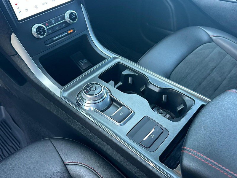 Used 2022 Ford Edge ST-Line w/ Class II Trailer Tow Package image 10