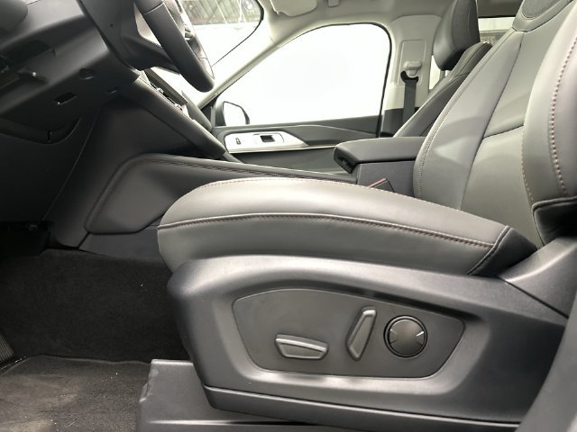 New 2026 Ford Explorer Active w/ Active Comfort Package AWD/4WD image 17