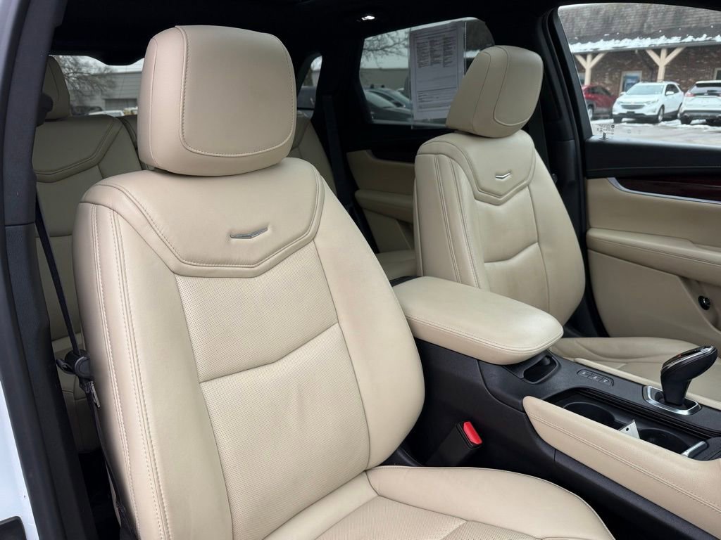 Used 2018 Cadillac XT5 Luxury w/ Driver Awareness Package image 28