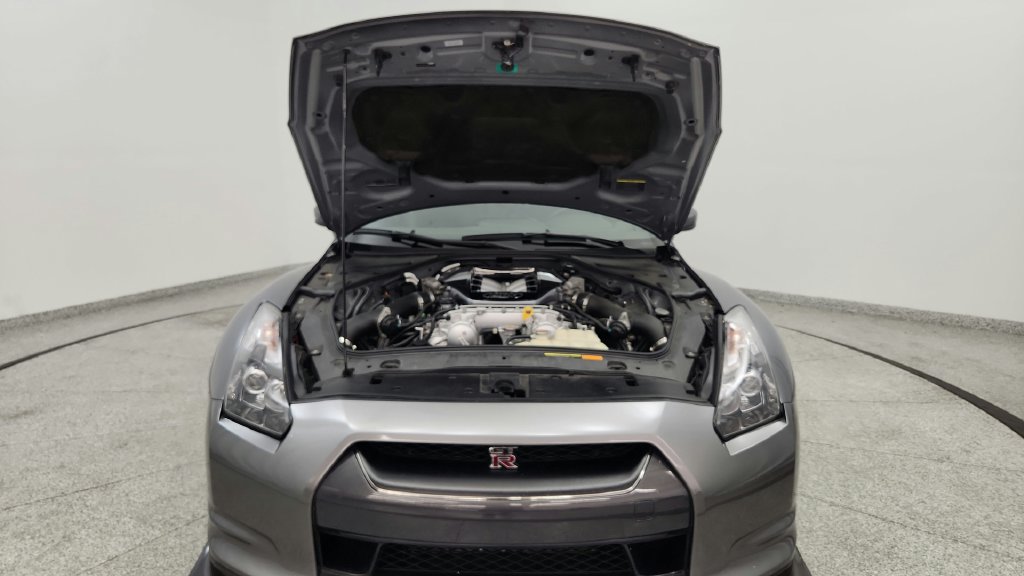 Used 2011 Nissan GT-R Premium AWD/4WD image 22