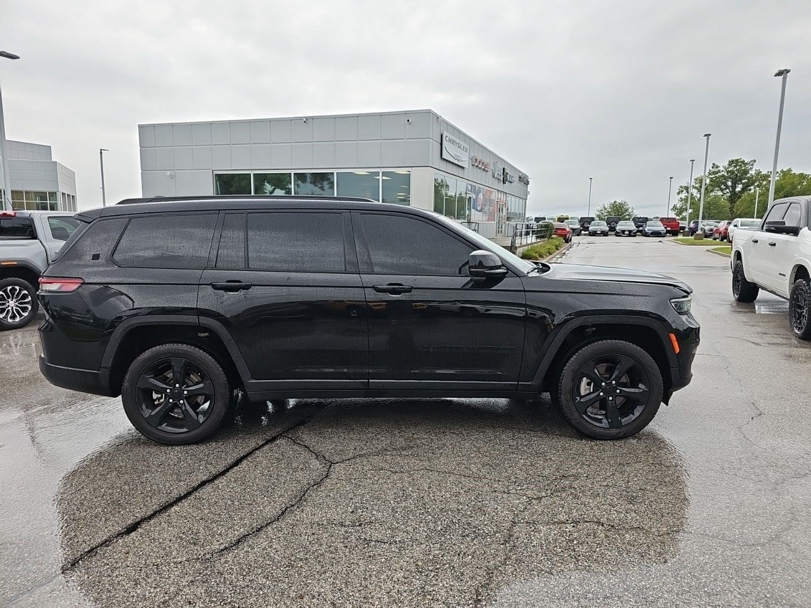 Used 2023 Jeep Grand Cherokee L Limited w/ Luxury Tech Group II AWD/4WD image 7