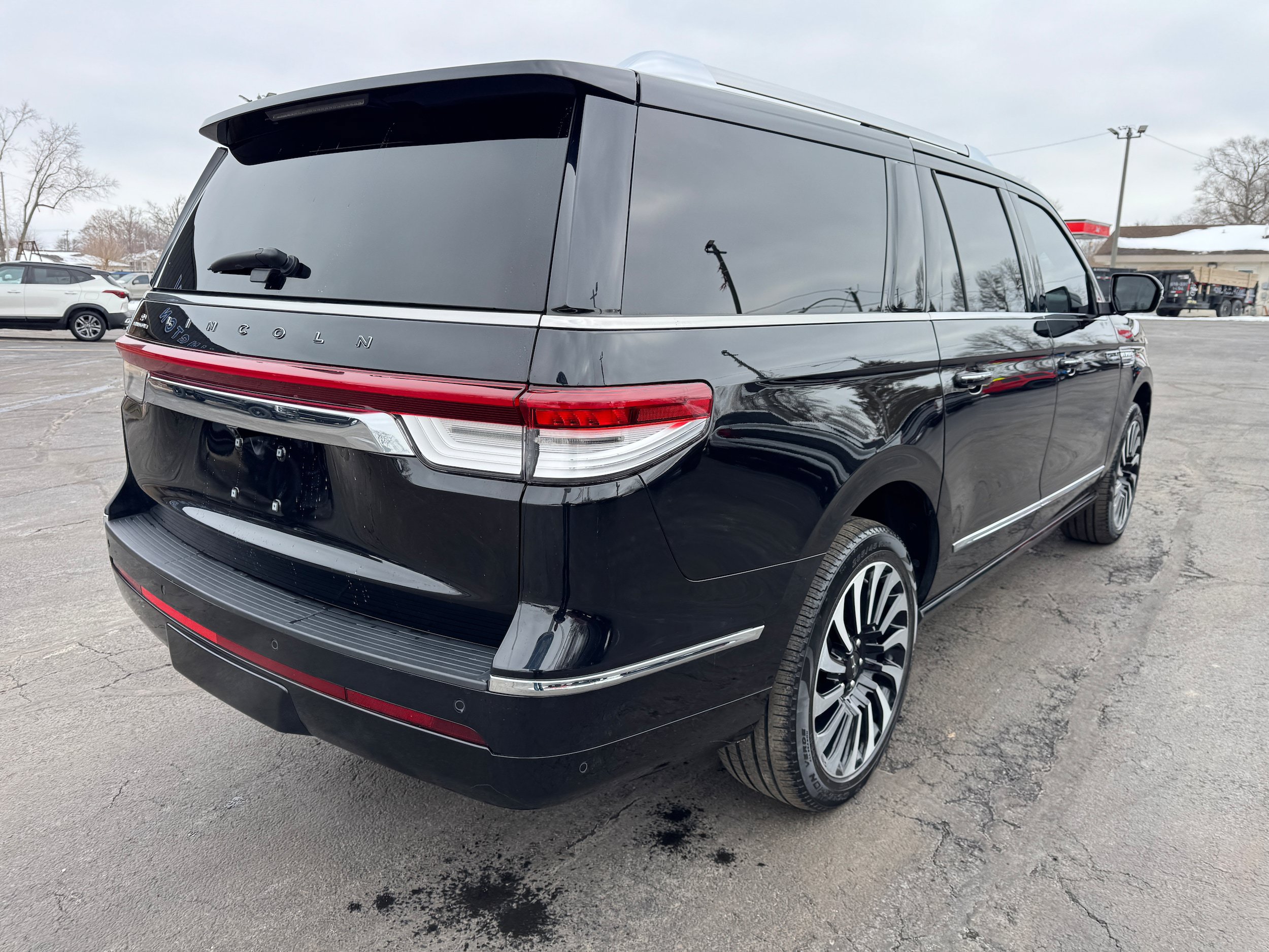 Used 2023 Lincoln Navigator L Black Label AWD/4WD image 7