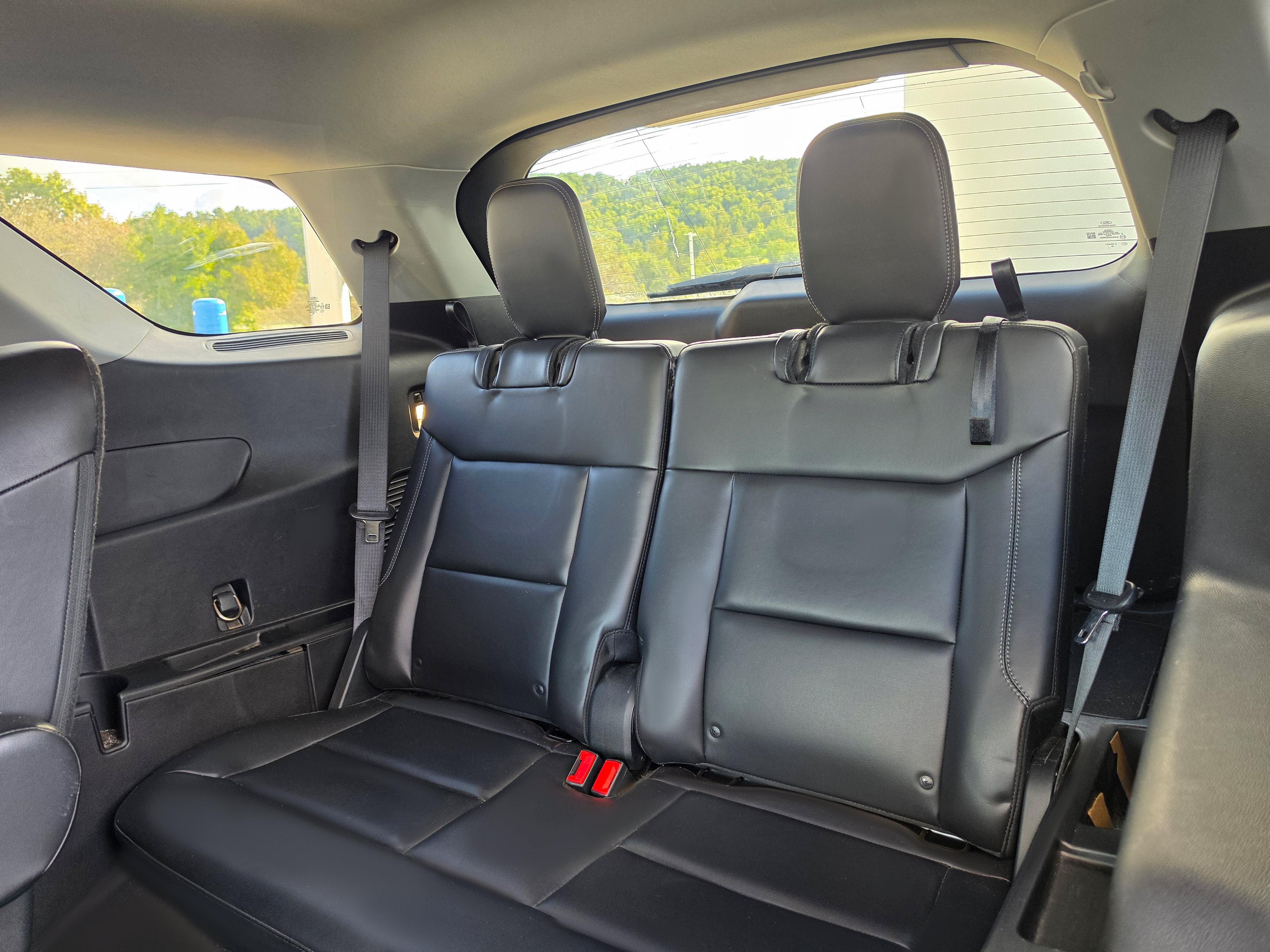 Used 2021 Ford Explorer XLT w/ Equipment Group 202A AWD/4WD image 15