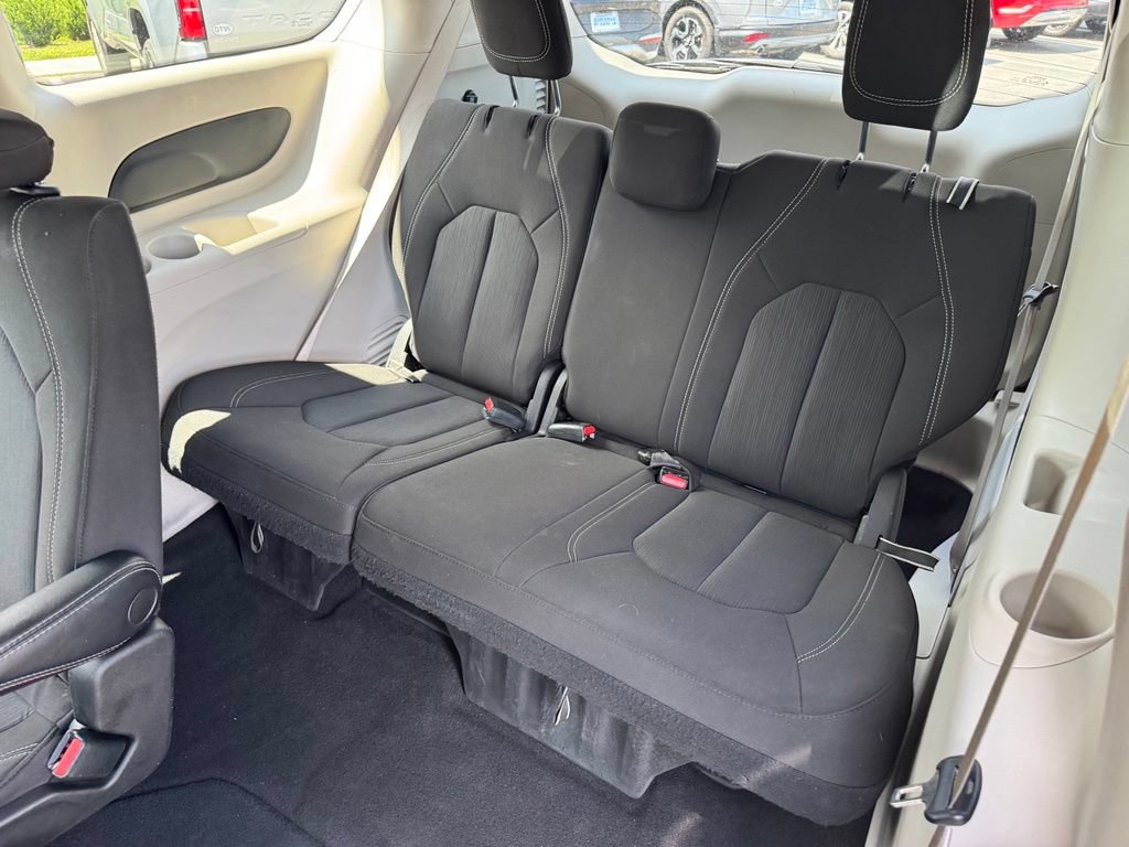 Used 2023 Chrysler Voyager LX FWD image 29