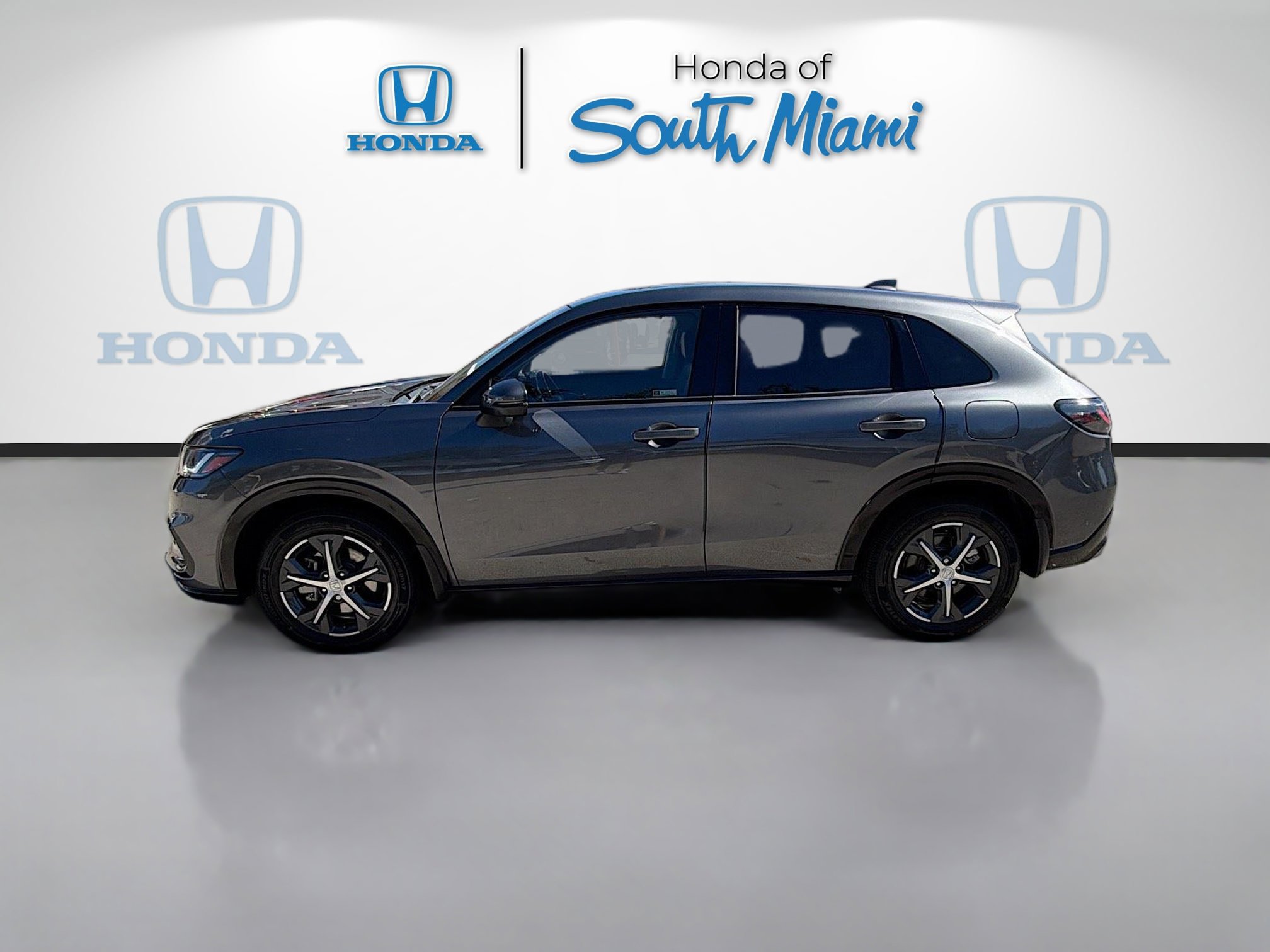 Used 2023 Honda HR-V EX-L image 4