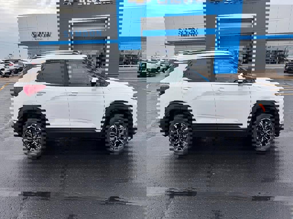 New 2026 Chevrolet TrailBlazer LT w/ Driver Confidence Package image 2