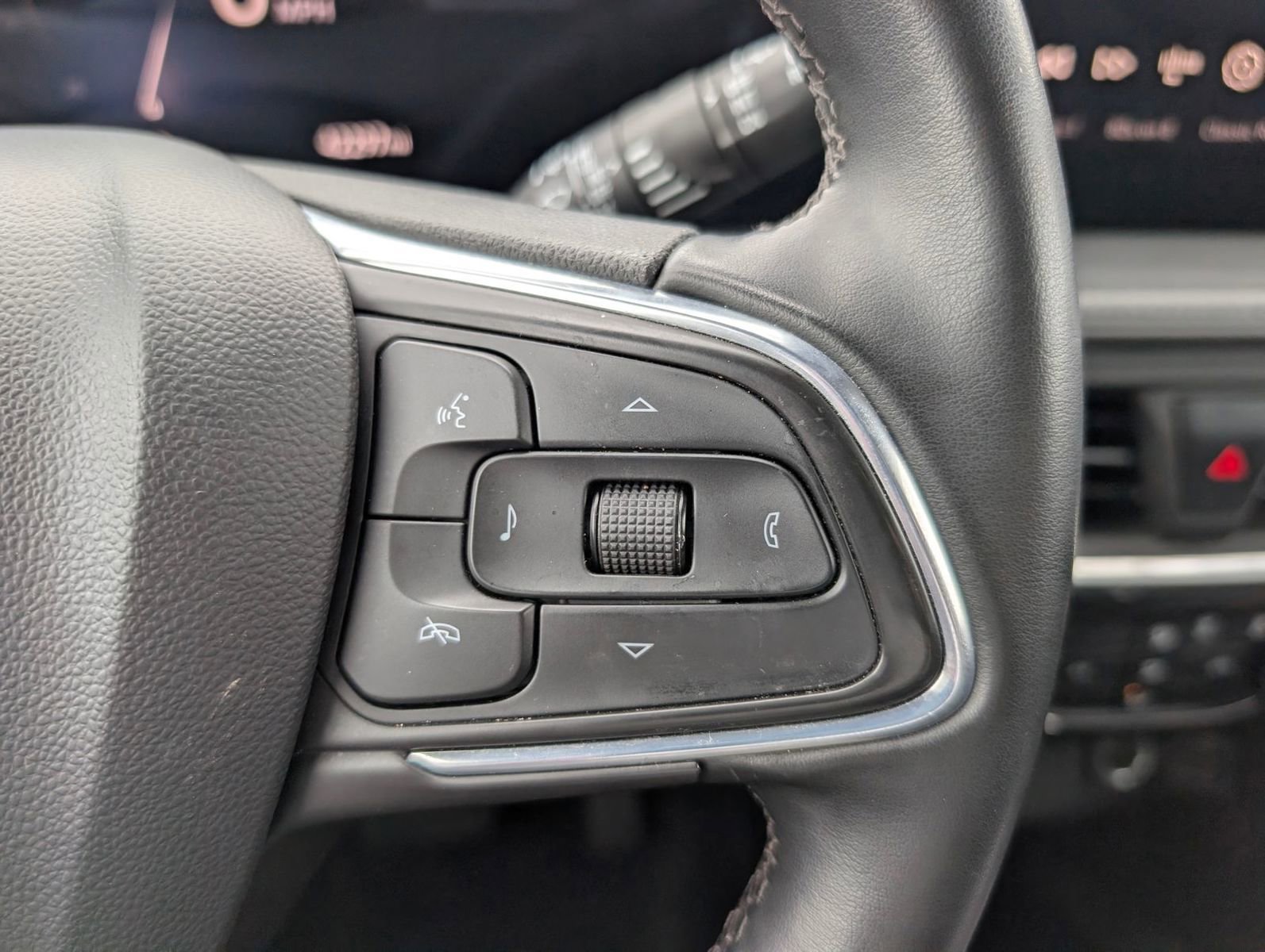 Certified 2024 Buick Encore GX Sport Touring image 12