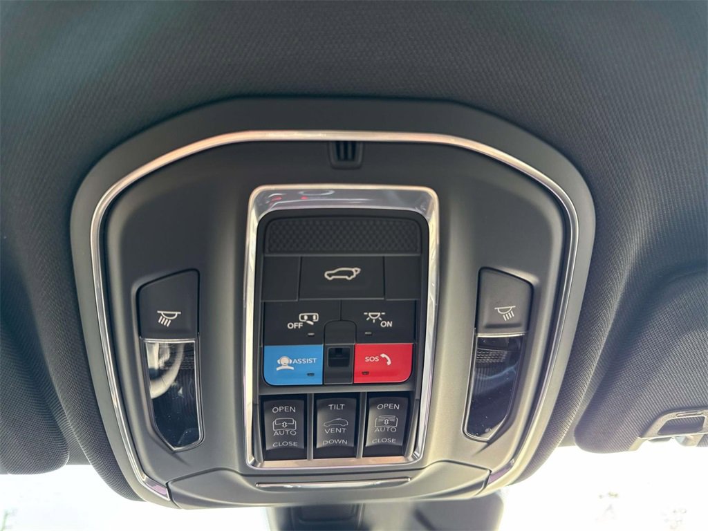 New 2025 Jeep Grand Cherokee Limited w/ Trailer Tow Package image 25