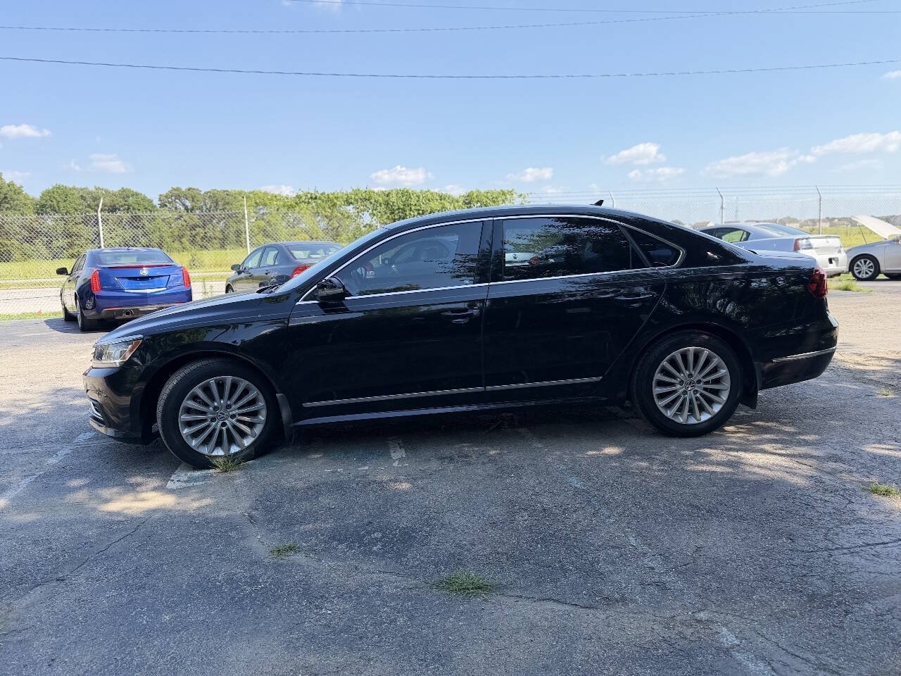 Used 2017 Volkswagen Passat 1.8T SE w/ SE Lighting Package FWD image 6