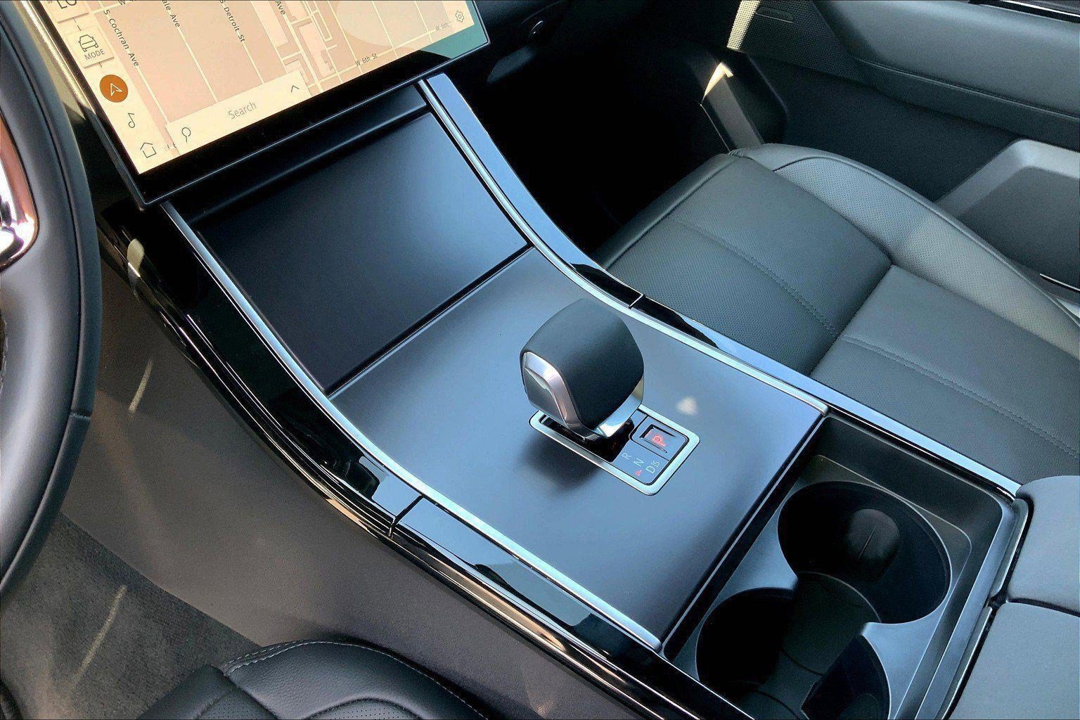 Certified 2026 Land Rover Range Rover Velar Dynamic SE AWD/4WD image 16