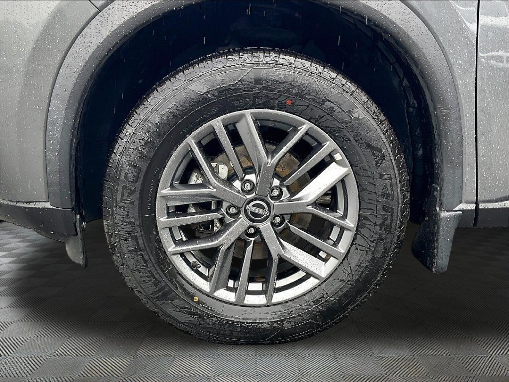 Used 2023 Nissan Rogue S AWD/4WD image 7
