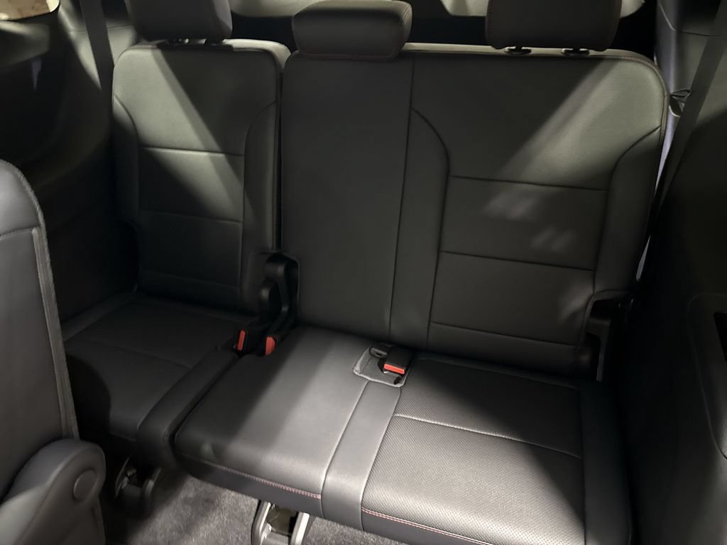 New 2026 Chevrolet Traverse Z71 w/ Enhanced Driving Package AWD/4WD image 25