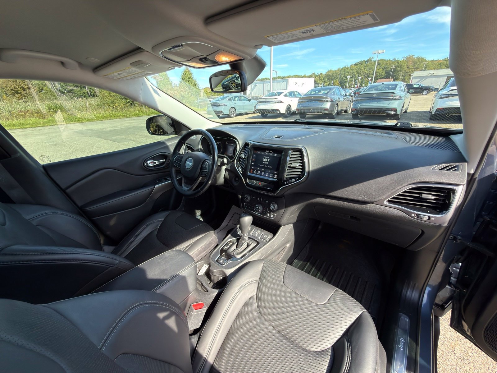 Used 2020 Jeep Cherokee Limited AWD/4WD image 5