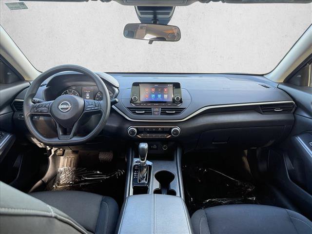 Used 2024 Nissan Altima 2.5 S FWD image 13