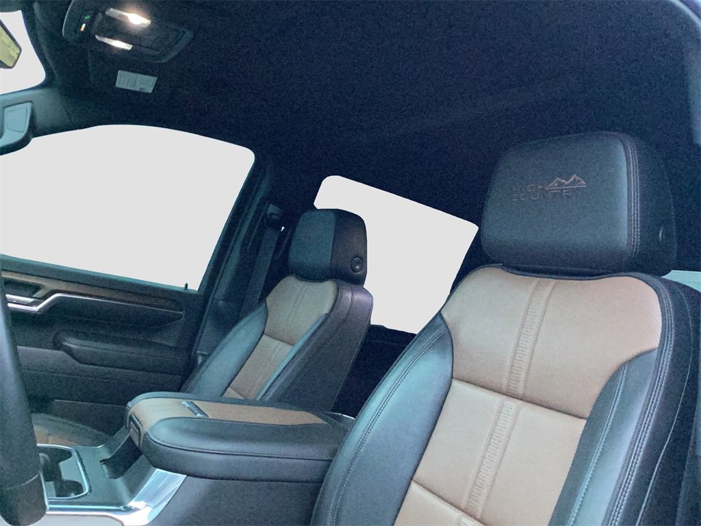 Used 2024 Chevrolet Silverado 3500 High Country w/ Technology Package image 26