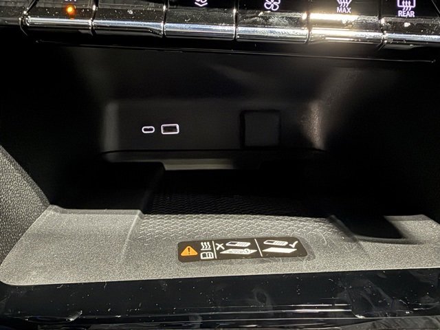 New 2026 Chevrolet Traverse High Country w/ LPO, Floor Liner Package image 26