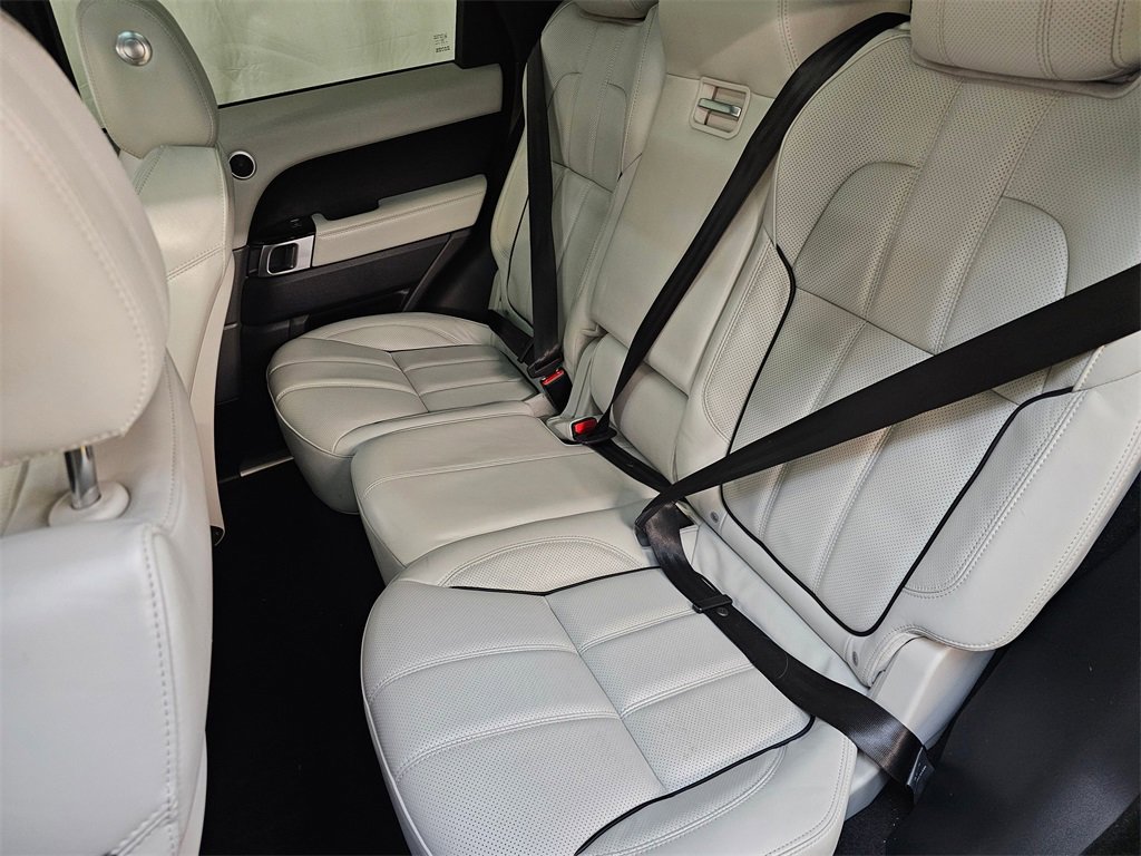 Used 2016 Land Rover Range Rover Sport HSE image 17