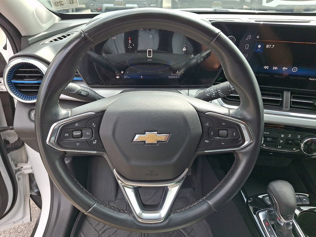 Certified 2024 Chevrolet Trax LT w/ Driver Confidence Package FWD image 18