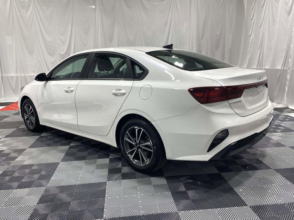 Used 2023 Kia Forte LXS image 2
