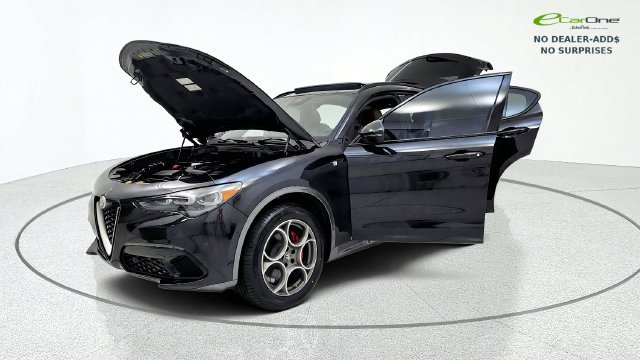Used 2024 Alfa Romeo Stelvio Ti AWD/4WD image 13