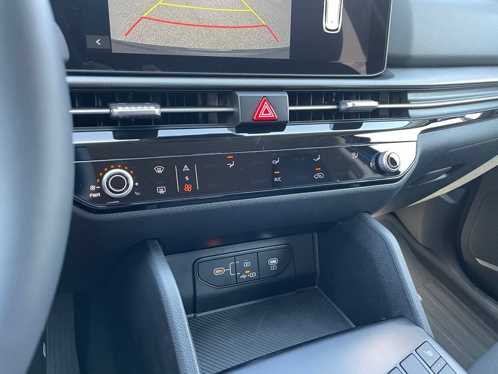 New 2026 Kia Sportage LX w/ LX Convenience Package FWD image 19