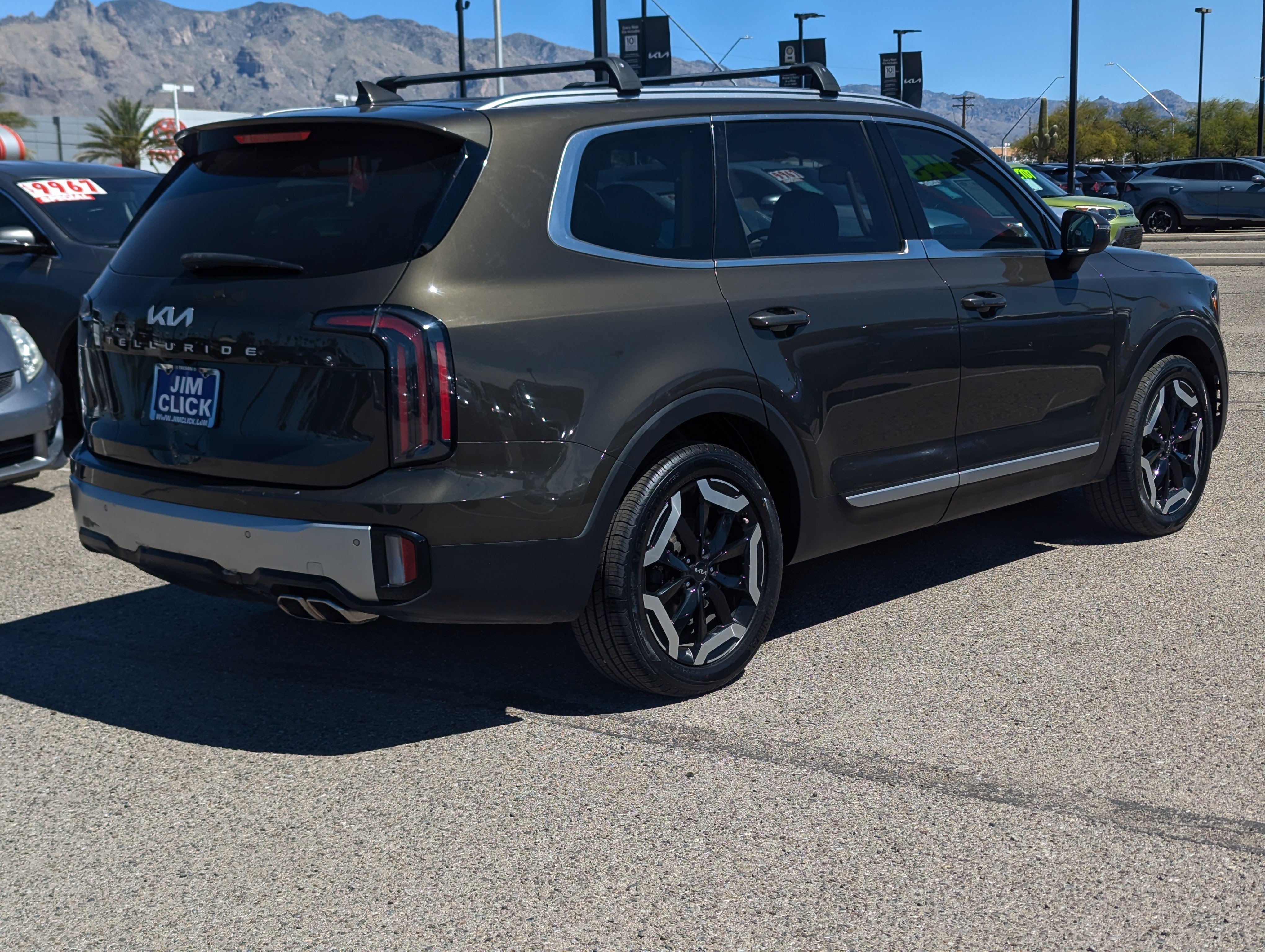 Used 2023 Kia Telluride EX image 2