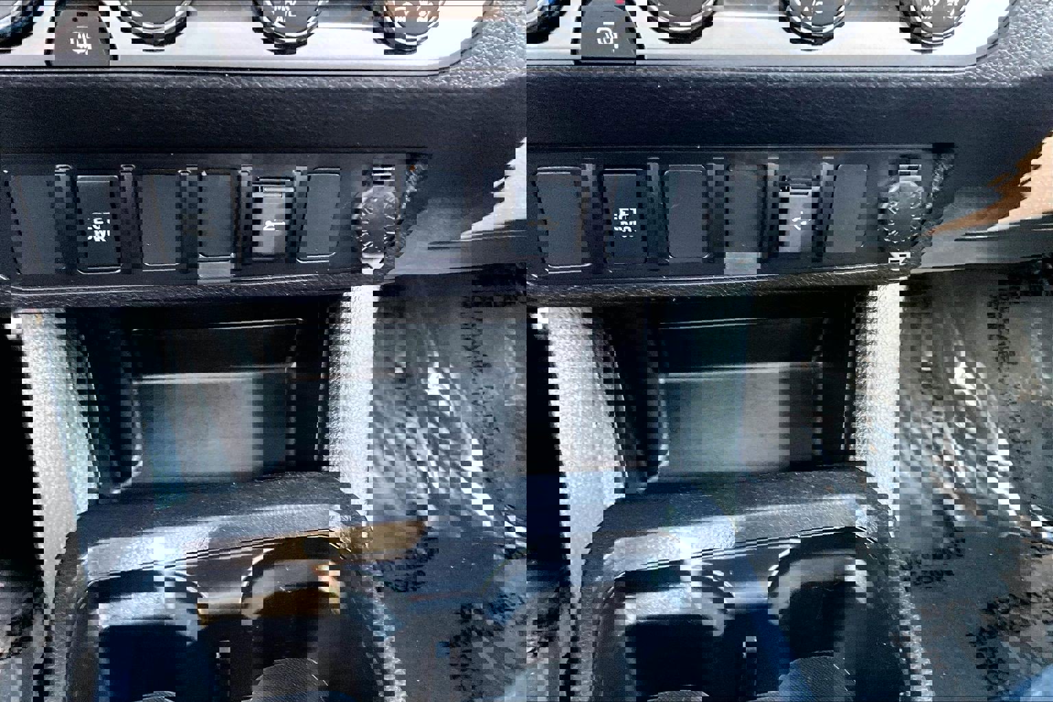 Used 2021 Toyota Tacoma SR w/ SX Package image 29